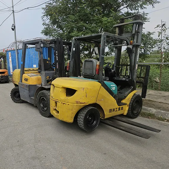 dich-vu-sua-chua-xe-nang-hang-komatsu