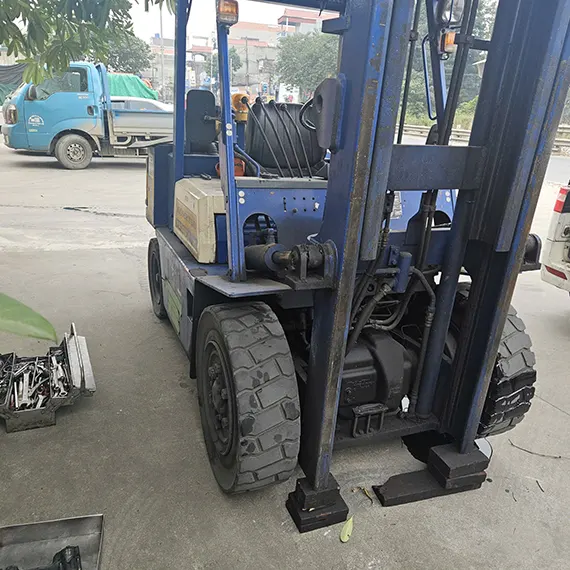 dich-vu-sua-xe-nang-komatsu-tai-ha-noi