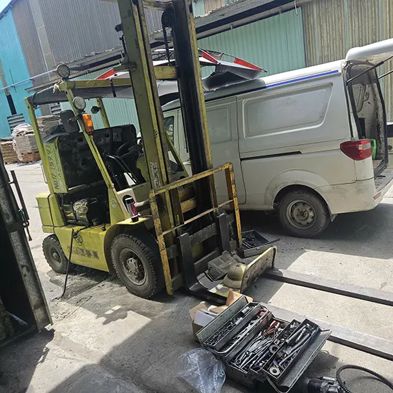 sua-chua-xe-nang-hang-sumitomo-chinh-hang