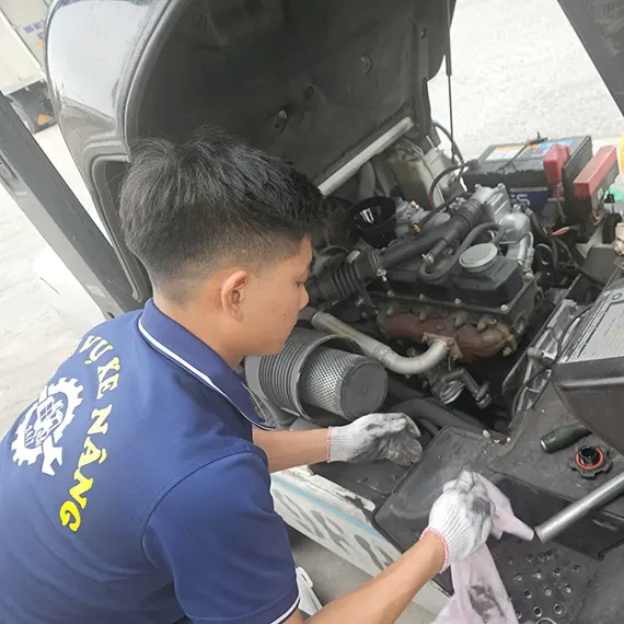 Dịch Vụ Sửa Chữa Xe Nâng Hàng Tại Đồng Nai - Lý Do Nên Chọn Dịch Vụ Thay Vì Tự Làm